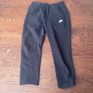 BLACK NIKE SWEATPANTS